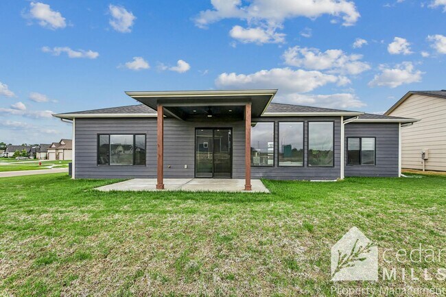 Building Photo - Pristine New Build in Mulvane!