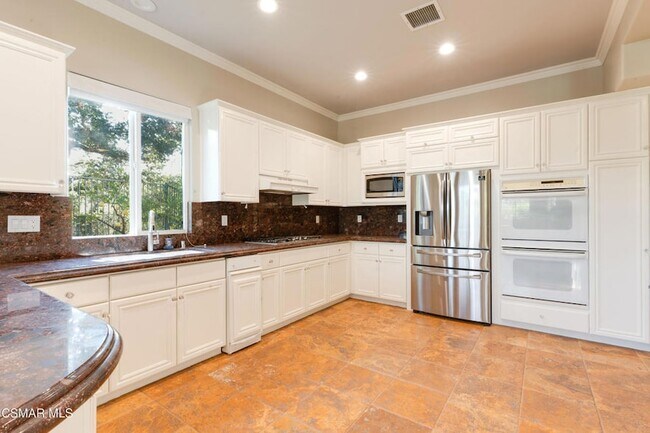 Building Photo - 750 Huntsdale Ct