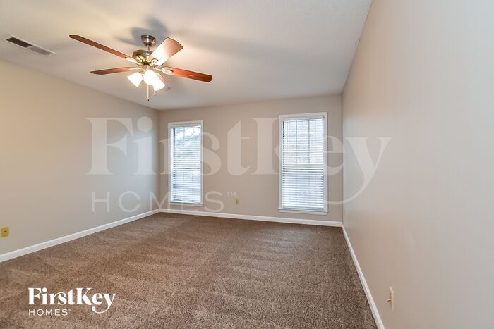 Building Photo - 6464 Evergreen Dr