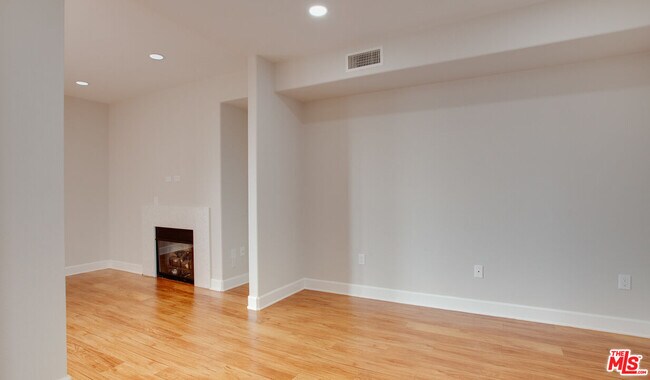 Building Photo - 340 Hauser Blvd