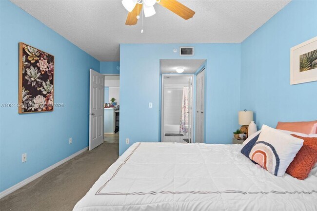 Building Photo - 2600 S University Dr