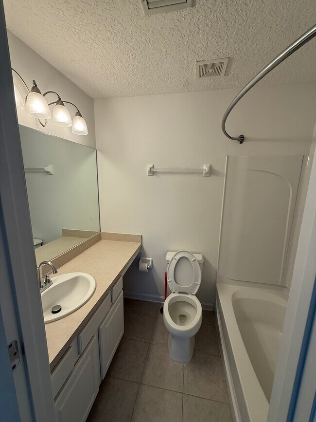 Building Photo - 3530 Summerlin Ln N