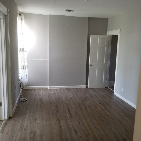 Building Photo - 84 Carson Ave