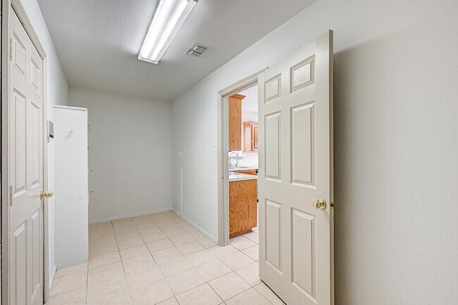 Building Photo - 1124 Fawn Meadow Trail
