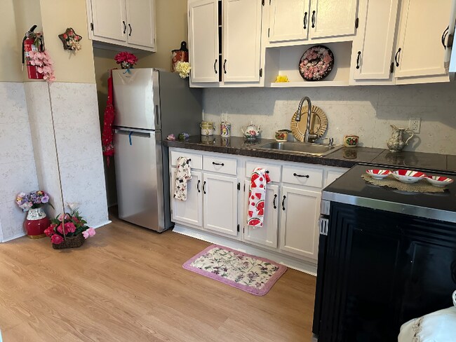 Building Photo - 269 N 1st Ave