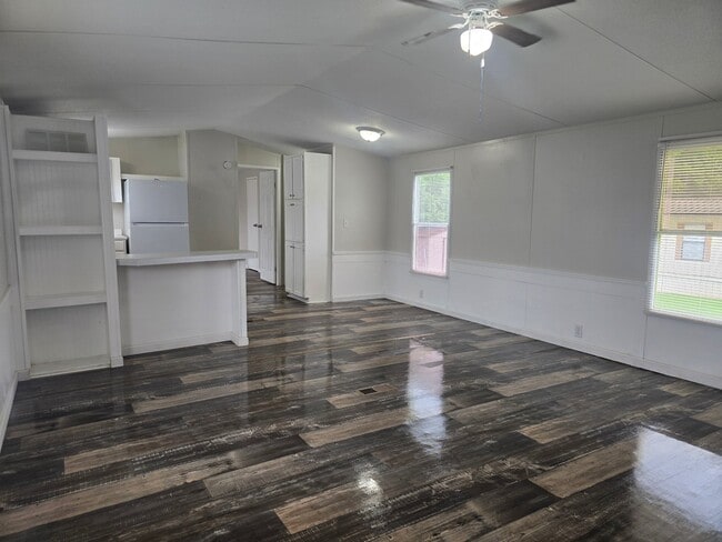 Building Photo - 210 Jamback Rd