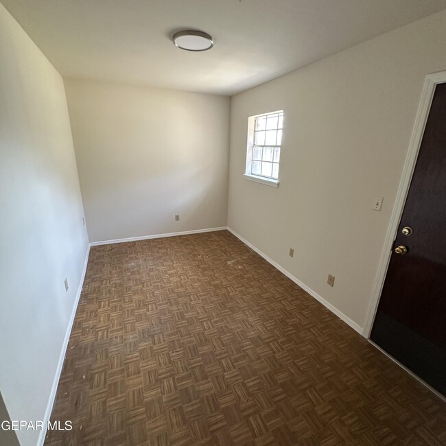 Building Photo - 3304 Old Spanish Trail