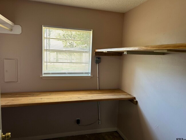 Building Photo - 4615 Edinburgh Dr