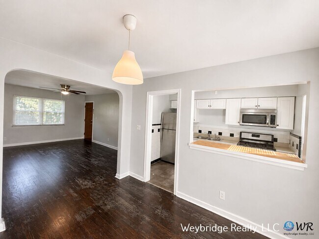 Building Photo - 3518 Hazelwood Ave