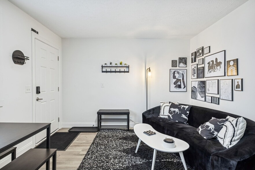 Building Photo - 501B Meridian St