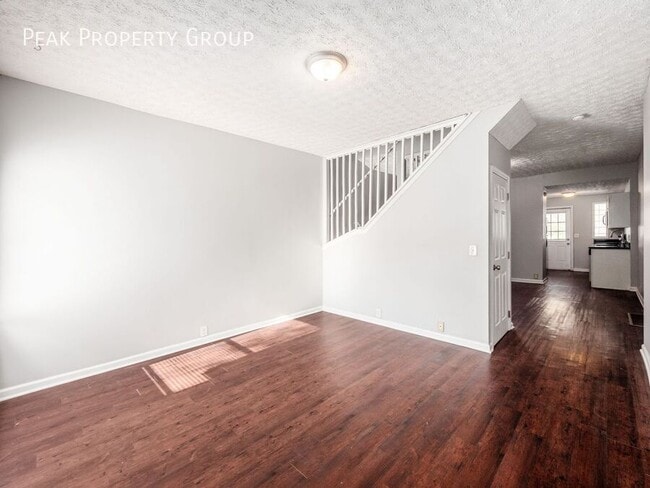 Building Photo - 421 E Mithoff St