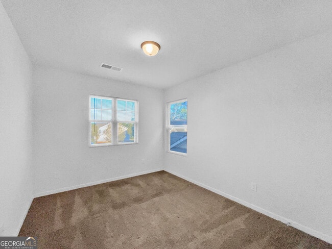 Building Photo - 202 Daisy Cir