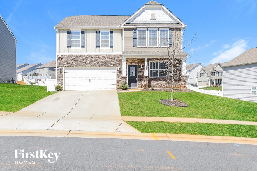 Building Photo - 109 Longleaf Dr