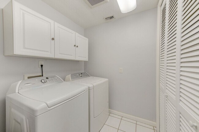 Building Photo - $500 Move-In Special – Limited Time!