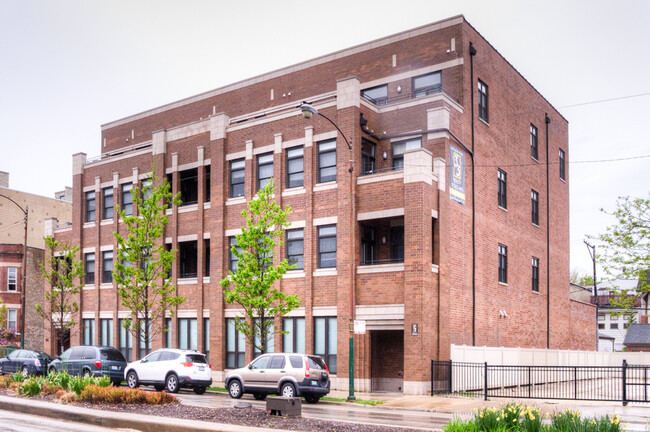 Primary Photo - 2730 N Ashland Ave