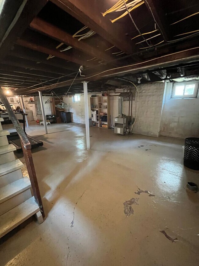 Building Photo - 3 Bedroom Squirrel Hill Home Available Now!