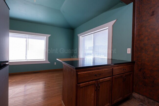 Building Photo - 421 N Emporia Ave