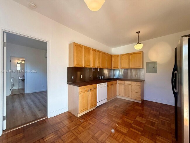 Building Photo - 4035 Meridian Ave