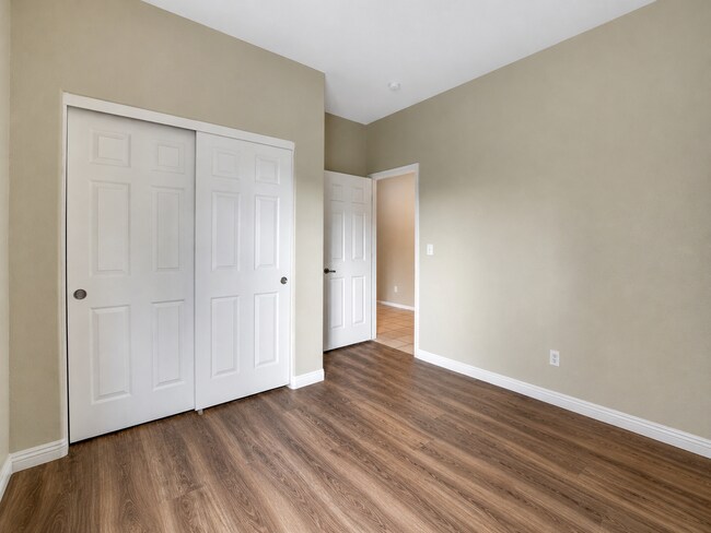 Building Photo - Anthem Gem with 3-Car Garage & Spacious Backyard