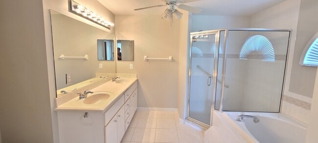 Building Photo - 1062 Crystal Creek Dr
