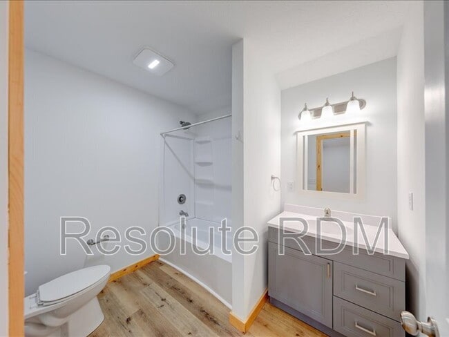 Building Photo - 1252 S Waugh St