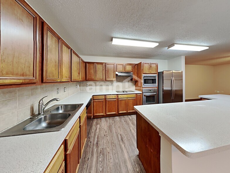 Building Photo - 6803 Lake Jackson Dr