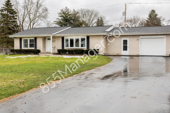 Building Photo - Charming Ranch Home: 3 Bed, 2.5 Bath in Wa...