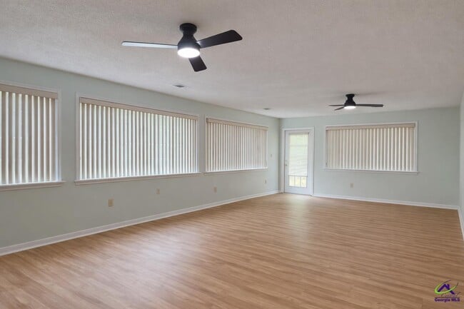 Building Photo - 1739 Houston Lake Rd