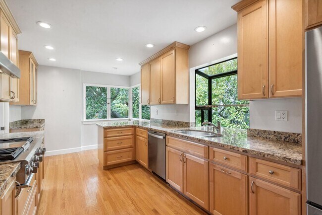 Building Photo - 5960 McAndrew Dr