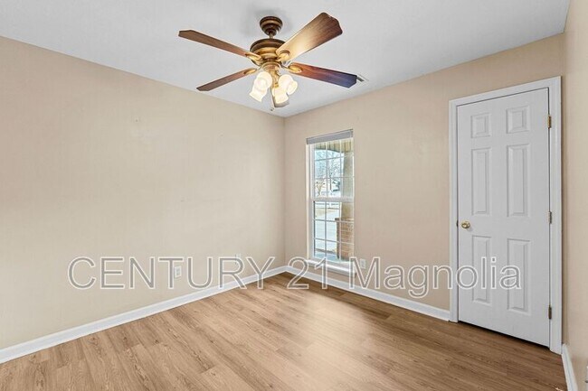 Building Photo - 934 Sedgefield Cir