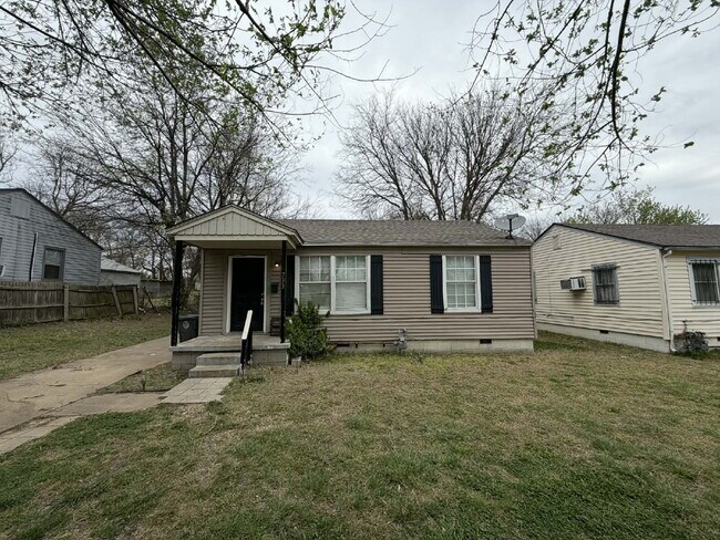 Building Photo - 3 Bed, 1 Bath near the Tisdale