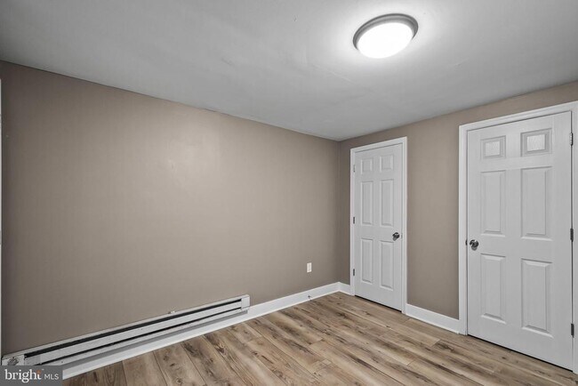 Building Photo - 2412 18th St SE