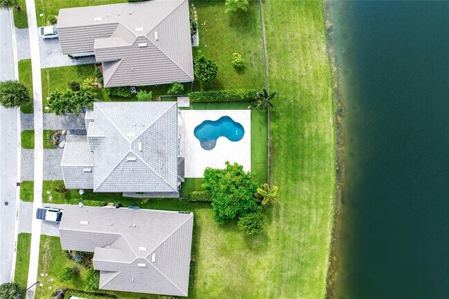 Building Photo - 15938 Rain Lilly Way