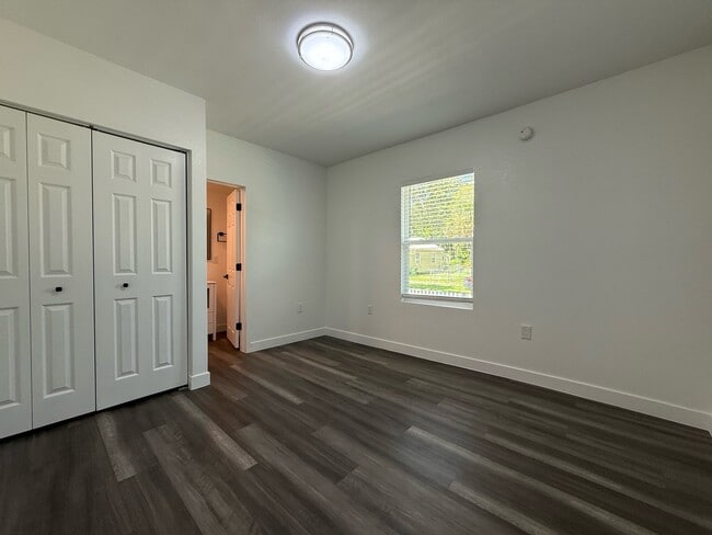 Building Photo - 823 Madison St