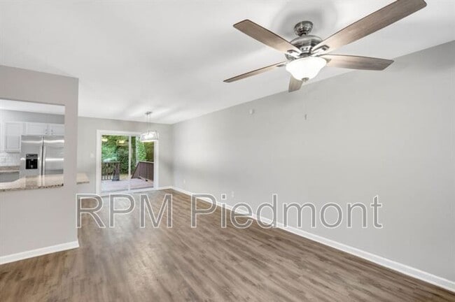 Building Photo - 2966 Fern Valley Dr SW