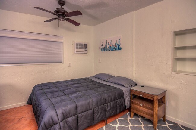 Building Photo - Spacious 4BR in Tucson