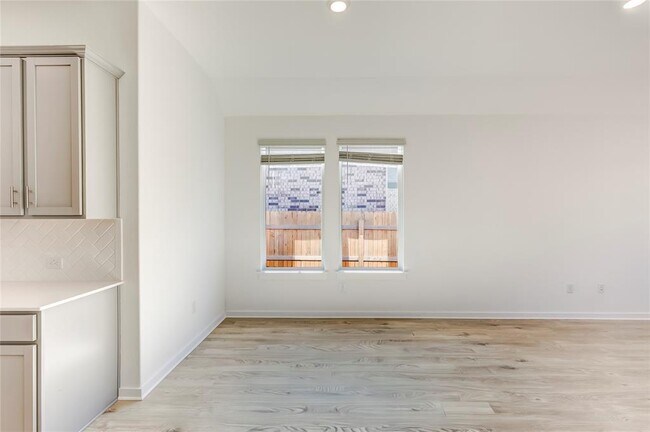 Building Photo - 625 Promise Land Ct