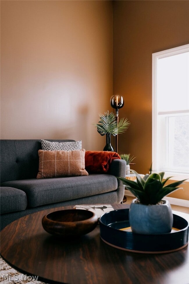 Building Photo - 4210 Clinton Ave