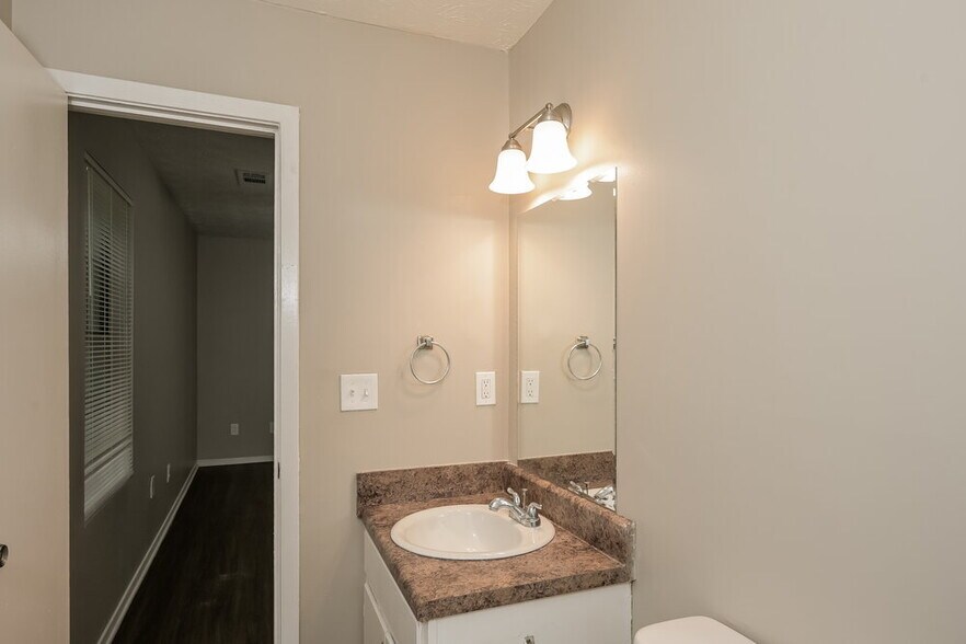 Building Photo - 1338 Mill Lake Cir