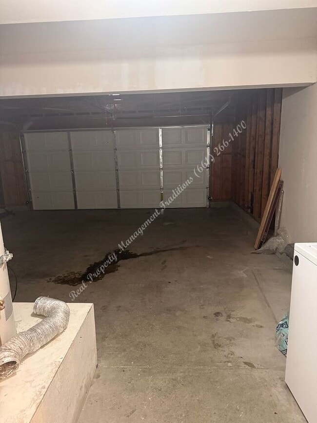 Building Photo - SUMMER SPECIAL!! 50% OFF FIRST MONTH'S RENT