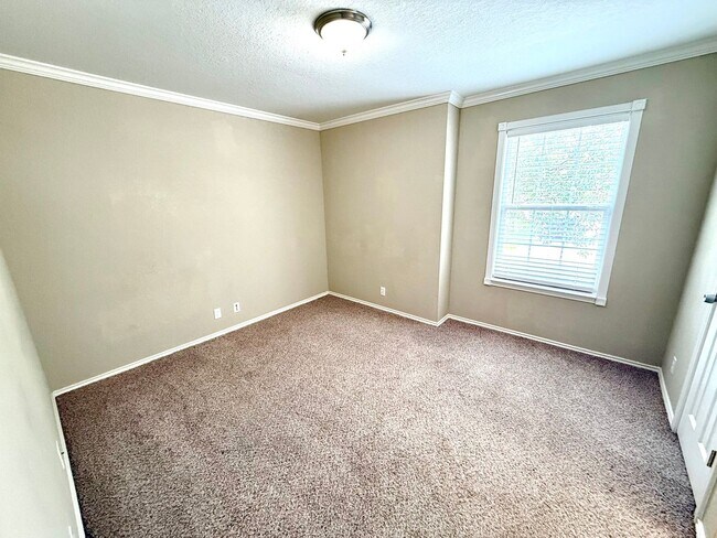 Building Photo - 5716 Watercress Dr