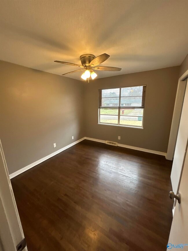 Building Photo - 613 Dawson Terrace NW