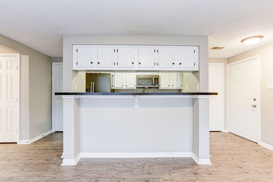 Building Photo - 624 Jupiter Hills Court