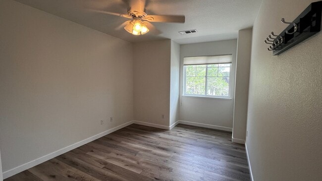Building Photo - Garin Ranch Corner Lot near Downtown Brent...