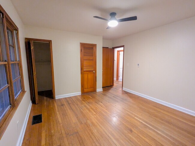 Building Photo - 2019 Bramblewood Dr NE