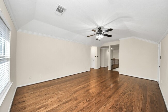 Building Photo - 2218 Longspur Ln