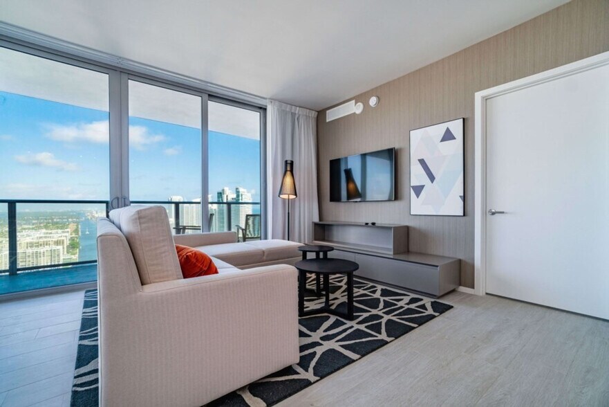 Building Photo - 4112 Jimmy Buffett Mem Hwy