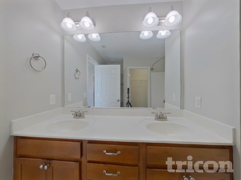 Building Photo - 825 Old Forester Ln