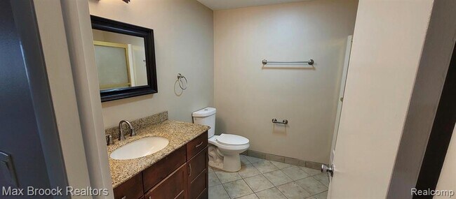 Building Photo - 7416 Azalea Ct