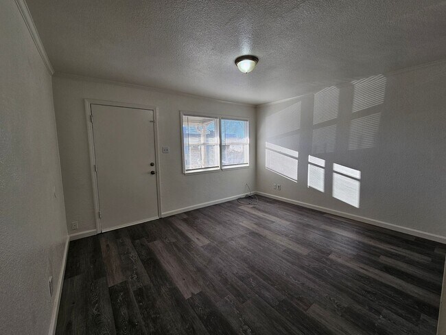 Building Photo - 20th Street